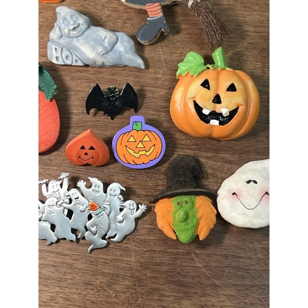 Small Lot-80s 90s Y2K Nostalgia Halloween Pins Brooch Ghost Holiday Nostalgia